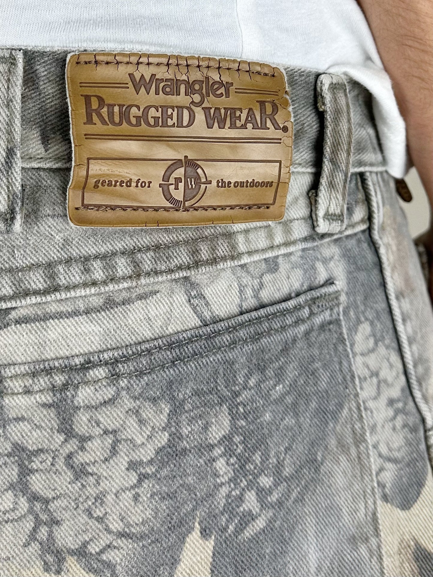 90's Wrangler Realtree Camo USA Made Vintage Jeans Size 32x32