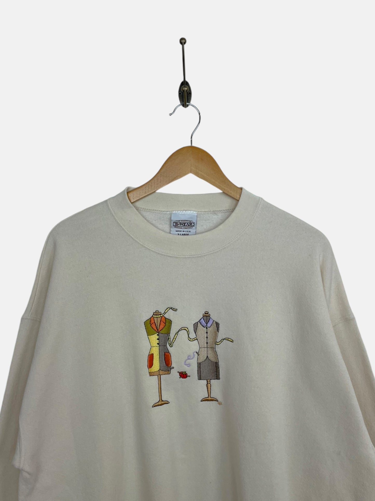 90's B*Wear Embroidered Vintage Sweatshirt Size XL