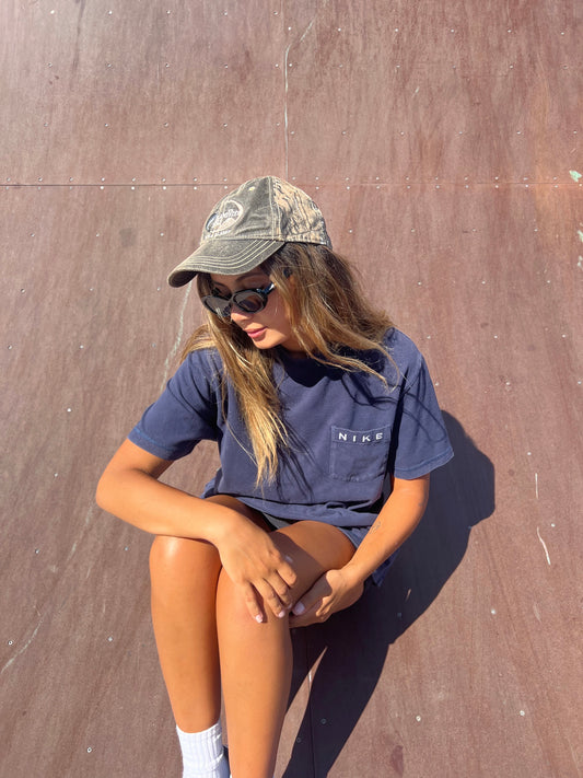 90's Nike Embroidered Vintage T-Shirt Size 10-12