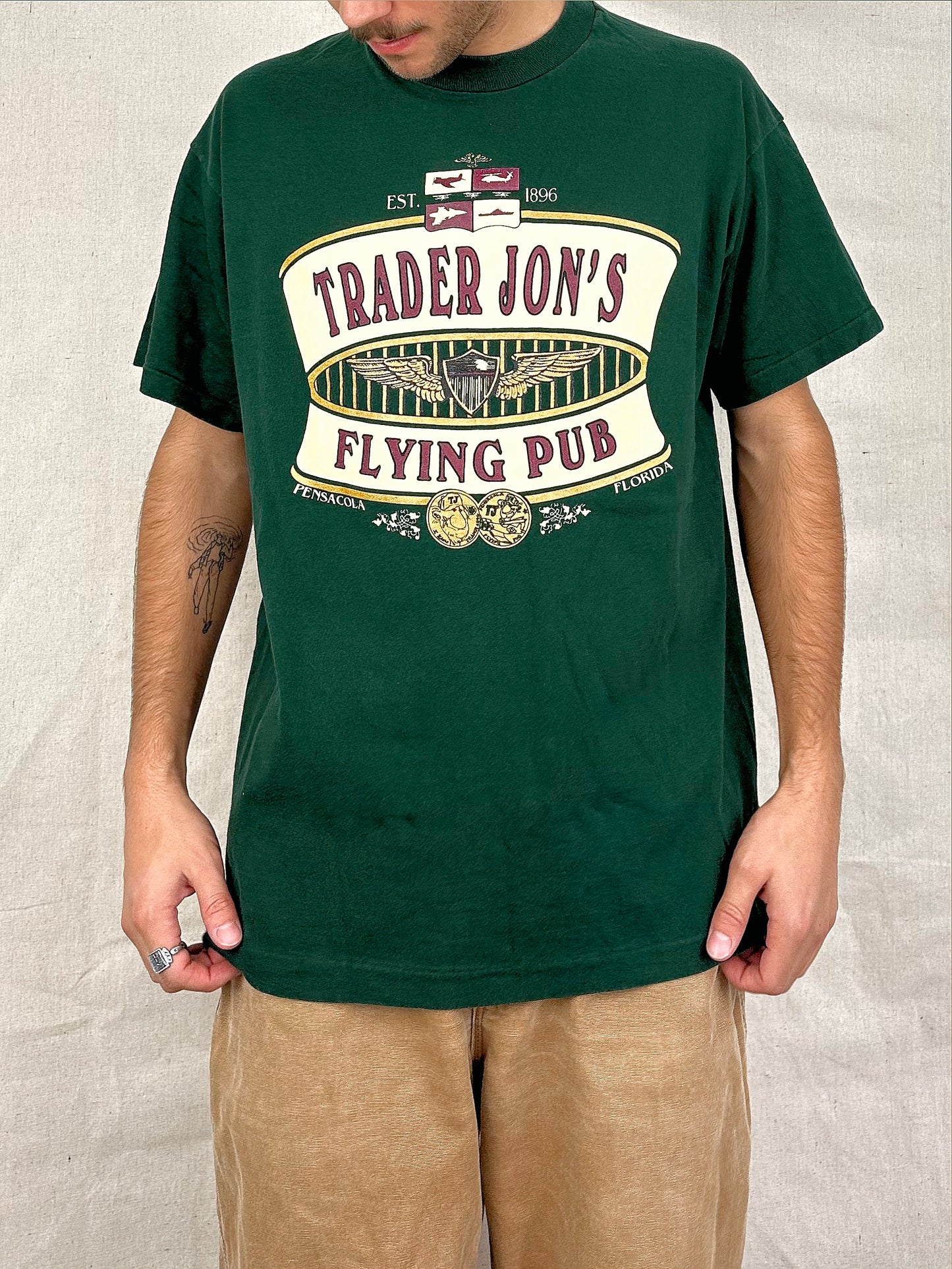90's Trader Jon's Flying Pub Florida USA Made Vintage T-Shirt Size L