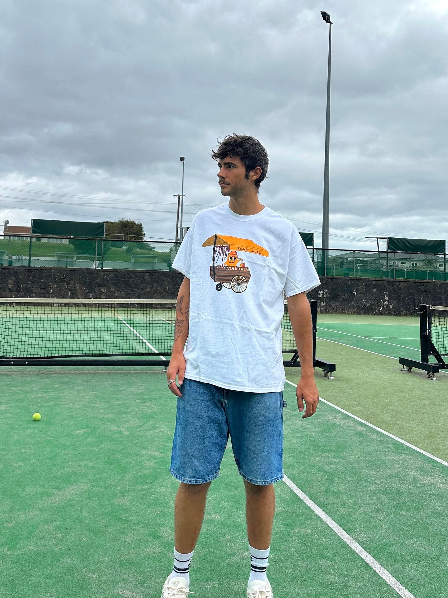 Hotdog Stand Vintage Graphic T-Shirt Size L