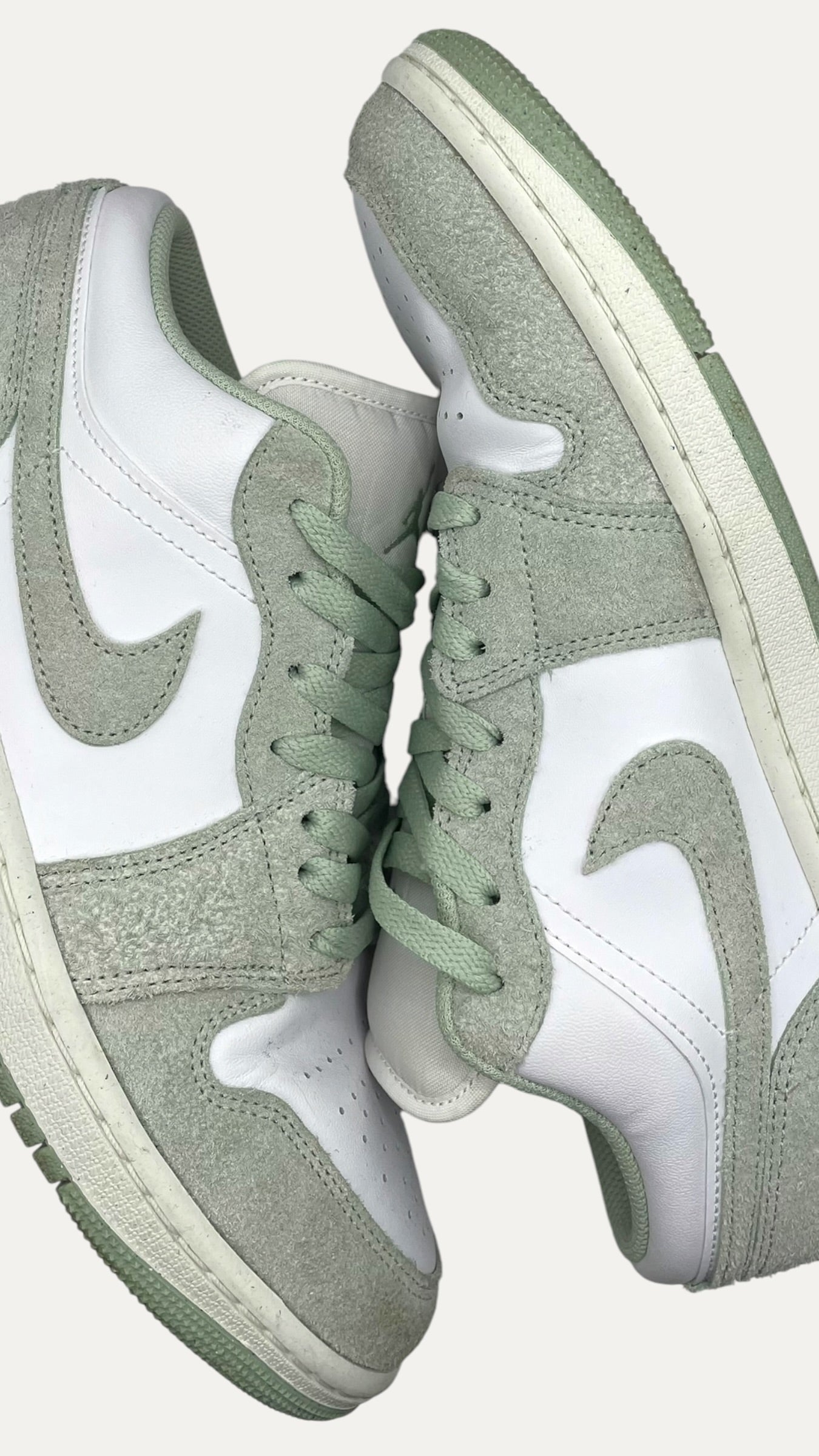 Air Jordan 1 Low SE Size 9