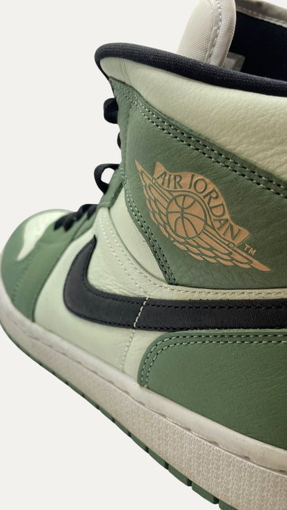 Air Jordan 1 Mid SE Women's Size 12