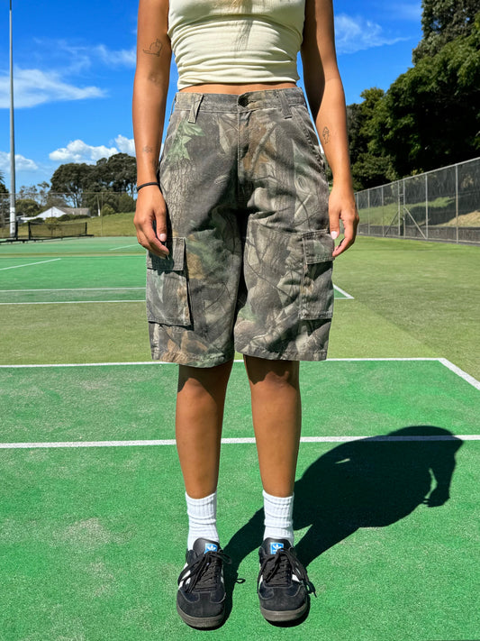 90's Wrangler Realtree Camo Vintage Shorts Size 28"