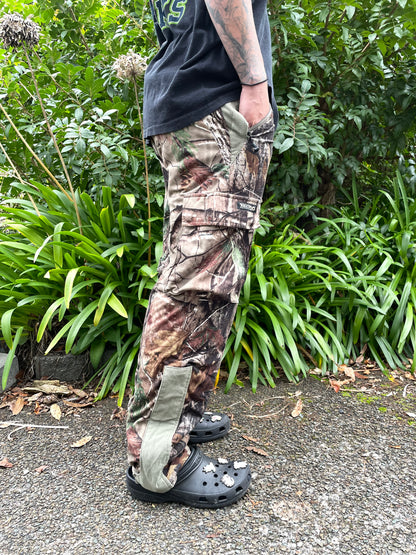 90's Realtree Camo Embroidered Vintage Cargo Lined Pants Size 32