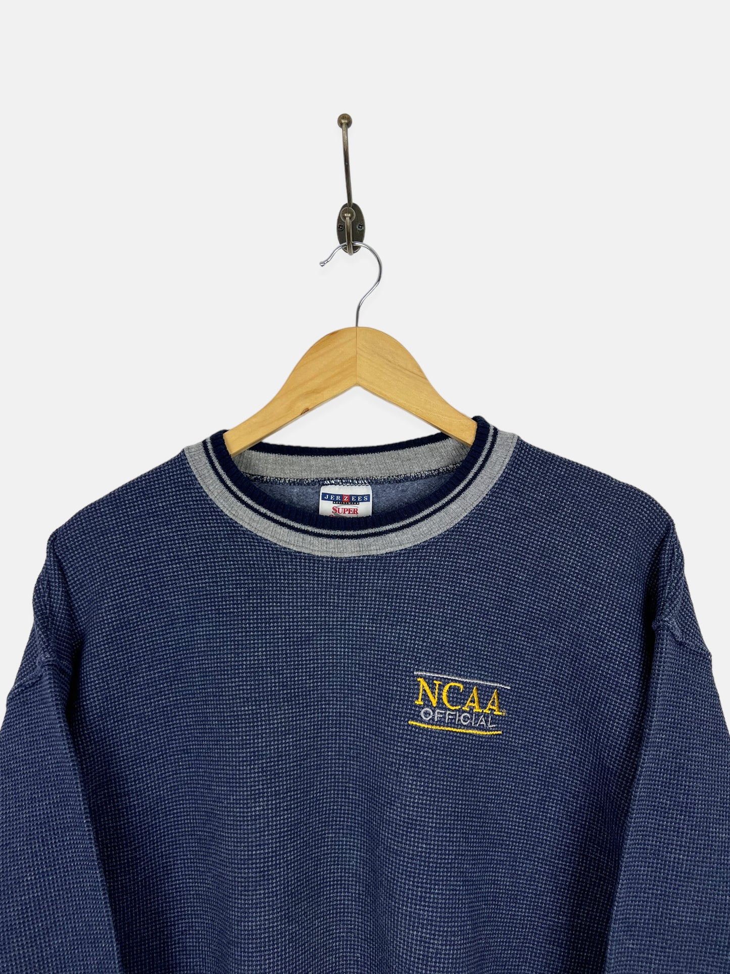 90's NCAA Official Embroidered Vintage Sweatshirt Size M
