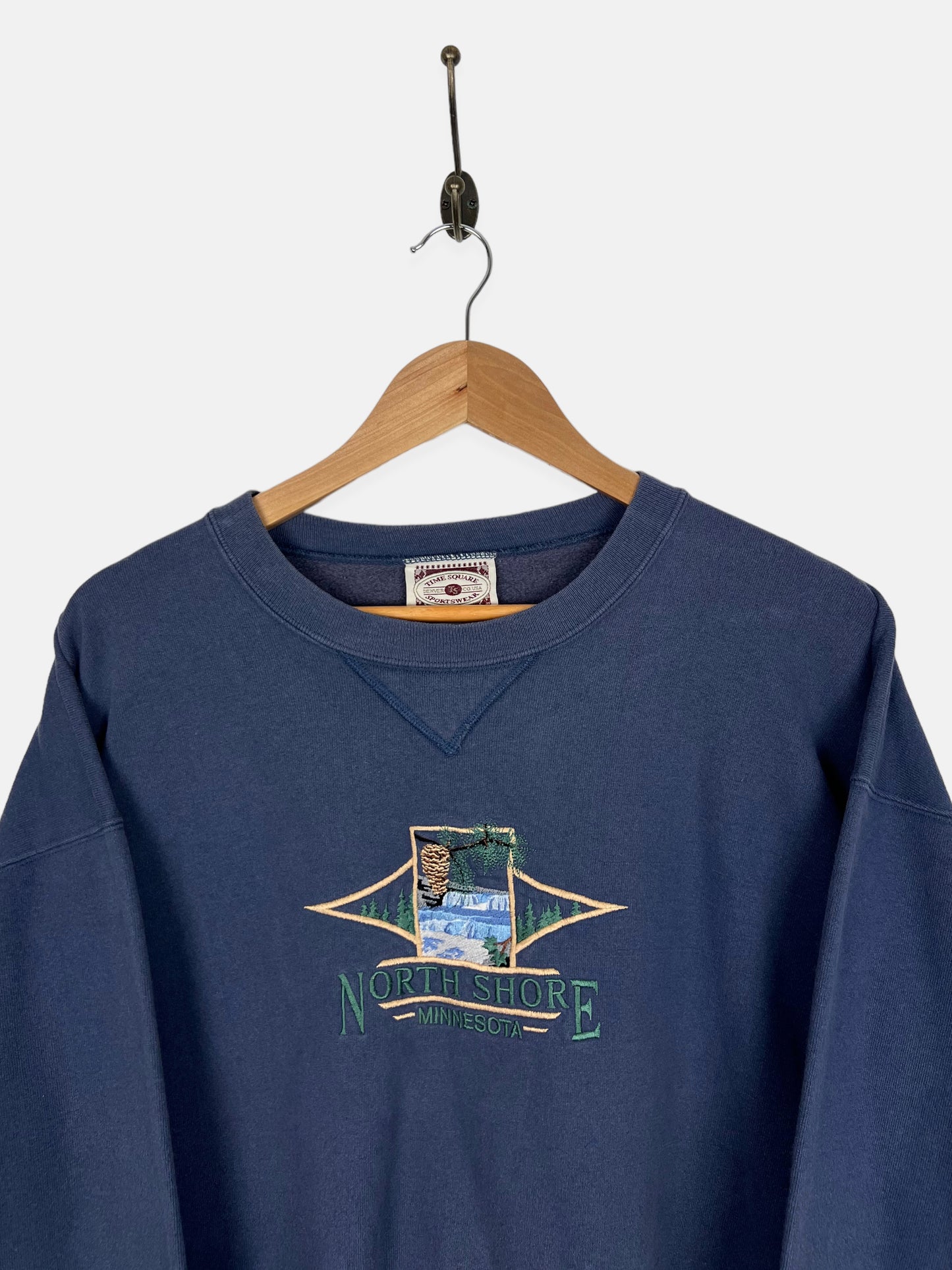 90's North Shore Minnesota USA Made Embroidered Vintage Sweatshirt Size M-L